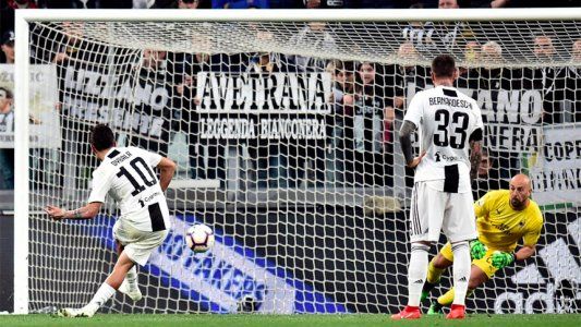 Juventus le ganó 2-1 a Milan con un gol de Dybala y acaricia el octavo título consecutivo en la Serie A