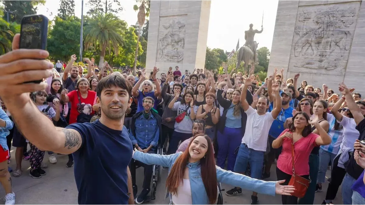 La legisladora porteña Ofelia Fernández apoya a Pedro Rosemblat en la precandidatura a jefe de Gobierno porteño (Foto: Instagram Pedro Rosemblat).