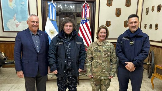 Javier Milei se reunió en Ushuaia con una máxima autoridad del ejército de Estados Unidos