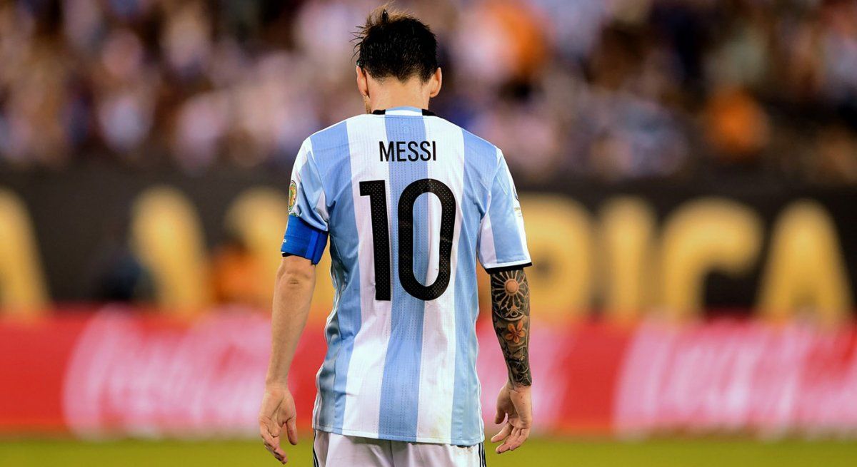 El fútbol, distinto a las finanzas: Paraguay se endeuda al 7,5% y Argentina al 37%