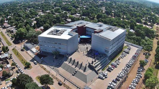 El drama de una nena de 12 años embarazada que la convenció de encadenarse al edificio de Justicia