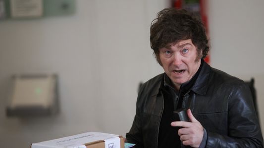 El Gobierno lanza el plan colchón y busca llenar de dólares la economía