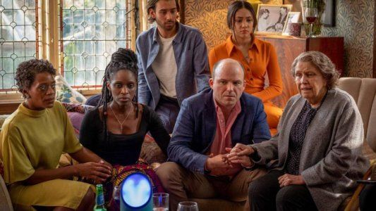 Ver Years and Years: 10 claves para entender el presente (y evitar ese futuro)