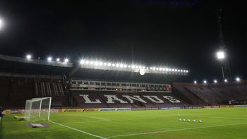 El fuerte comunicado de Lanús ante el supuesto interés del Chelsea en convertir al club en una Sociedad Anónima