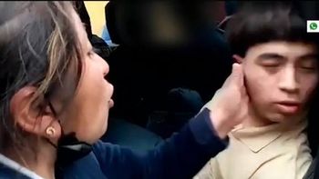 Encontró a su hijo robando y le dio una cachetada: Aprendé a respetar
