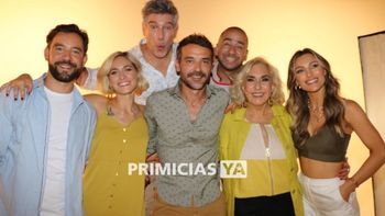 El back de las fotos de marquesina de Una noche en el hotel, la nueva obra de Pedro Alfonso