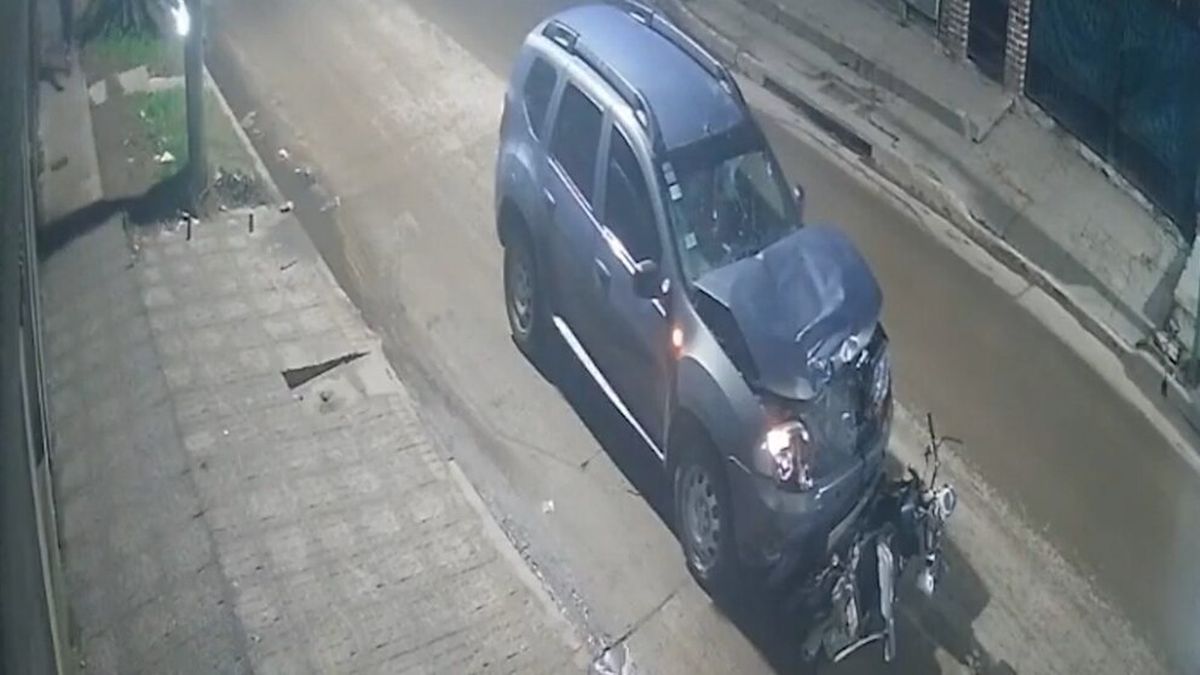 Una mujer murió tras ser atropellada y arrastrada por un conductor borracho.