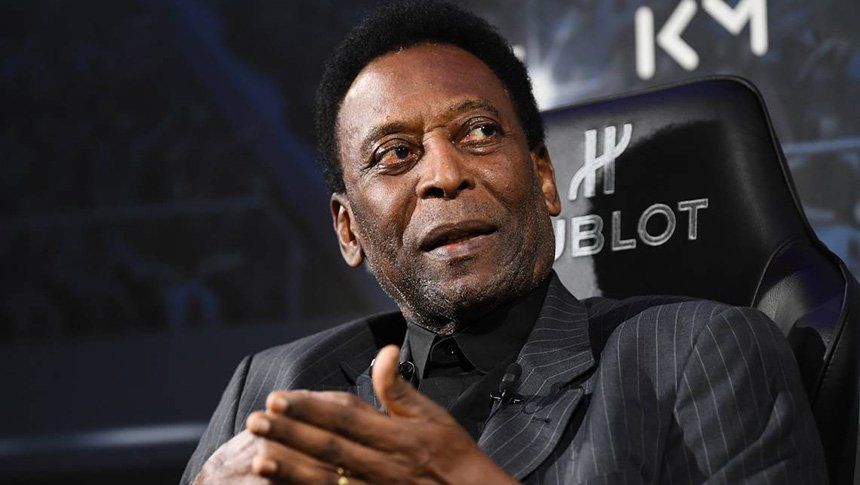 Internaron a Pelé en París por un fuerte cuadro febril y dolores musculares