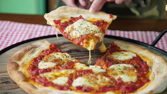 PIZZA NAPOLITANA receta casera: simples ingredientes para las más CRUJIENTE