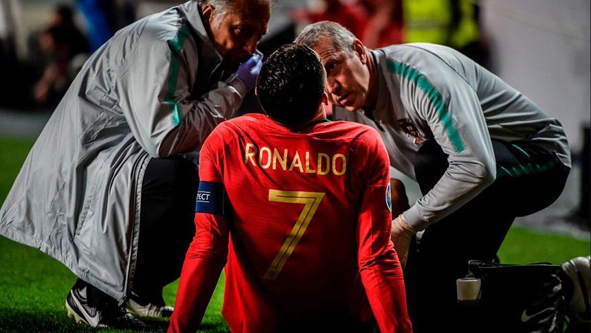 Cristiano Ronaldo tiene una lesión leve en el muslo y es duda para el duelo ante Ajax en la Champions League