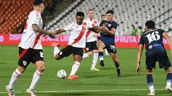 Histórico triunfo de Independiente Rivadavia: le ganó 2 a 1 a River y lo alejó de la punta del campeonato