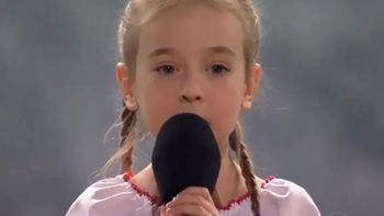 la nena que canto una cancion de frozen en un refugio ucraniano participo de un evento solidario