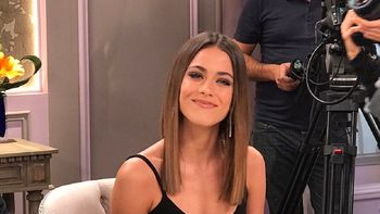 Tini Stoessel lució un gran escote en el programa de Mirtha: La nena va creciendo