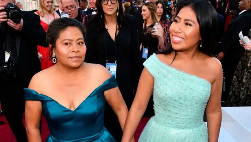 Yalitza Aparicio llevó a su mamá a la entrega de premios los Oscar