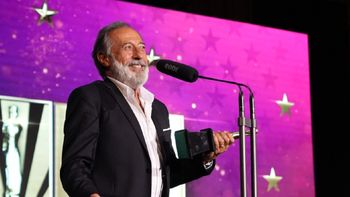 Guillermo Francella se llevó el Oro del Martín Fierro de Cine: Hermosa noche, ¿verdad?