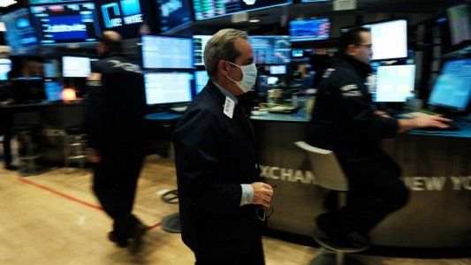 Mejora en mercados emergentes impulsa subas de acciones argentinas: qué es el índice sorpresa