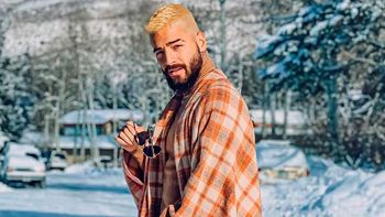 Maluma quedó envuelto en una fuerte polémica por el utilizar un supuesto tapado de piel