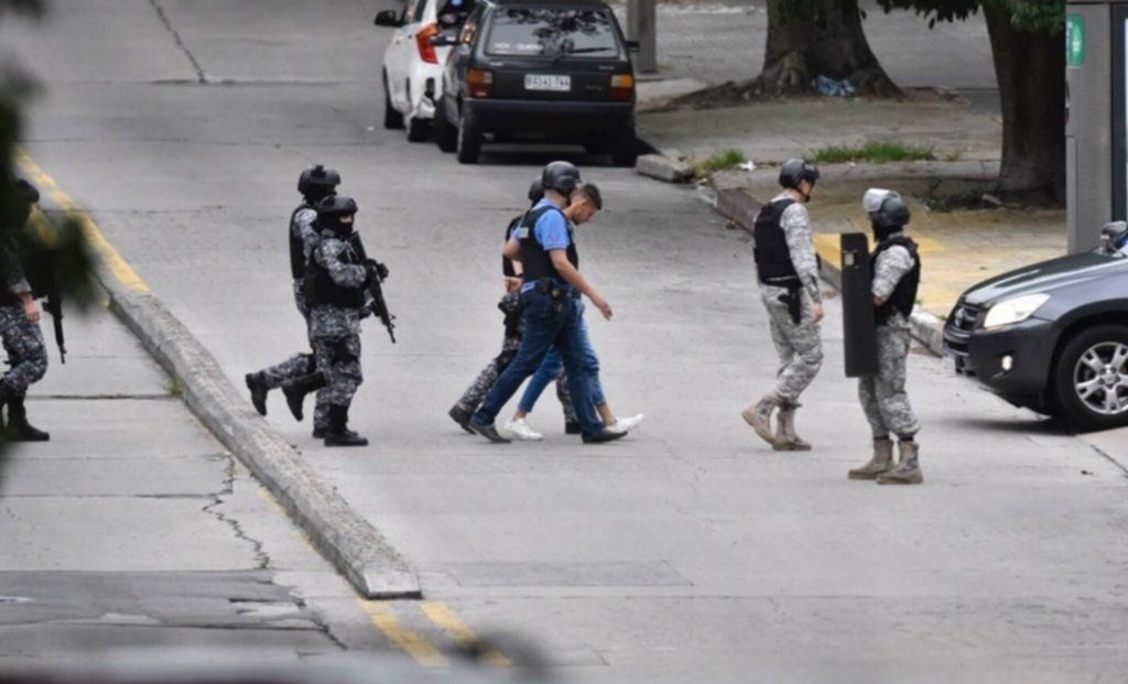 Una toma de rehenes transmitida en vivo en Montevideo