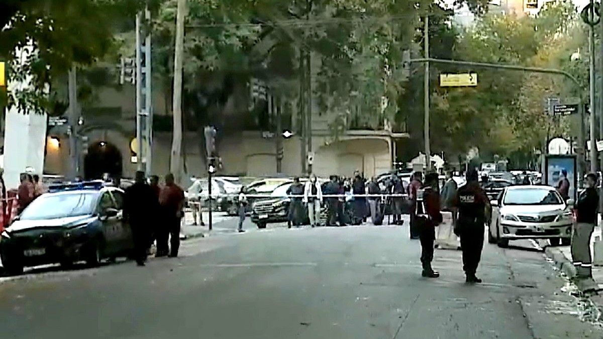 Locura en pleno Palermo. Se cree que el hombre realizó entre cinco y 10 disparos.&nbsp;