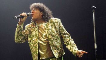 Carlos la Mona Jiménez tiene una neumonía bilateral