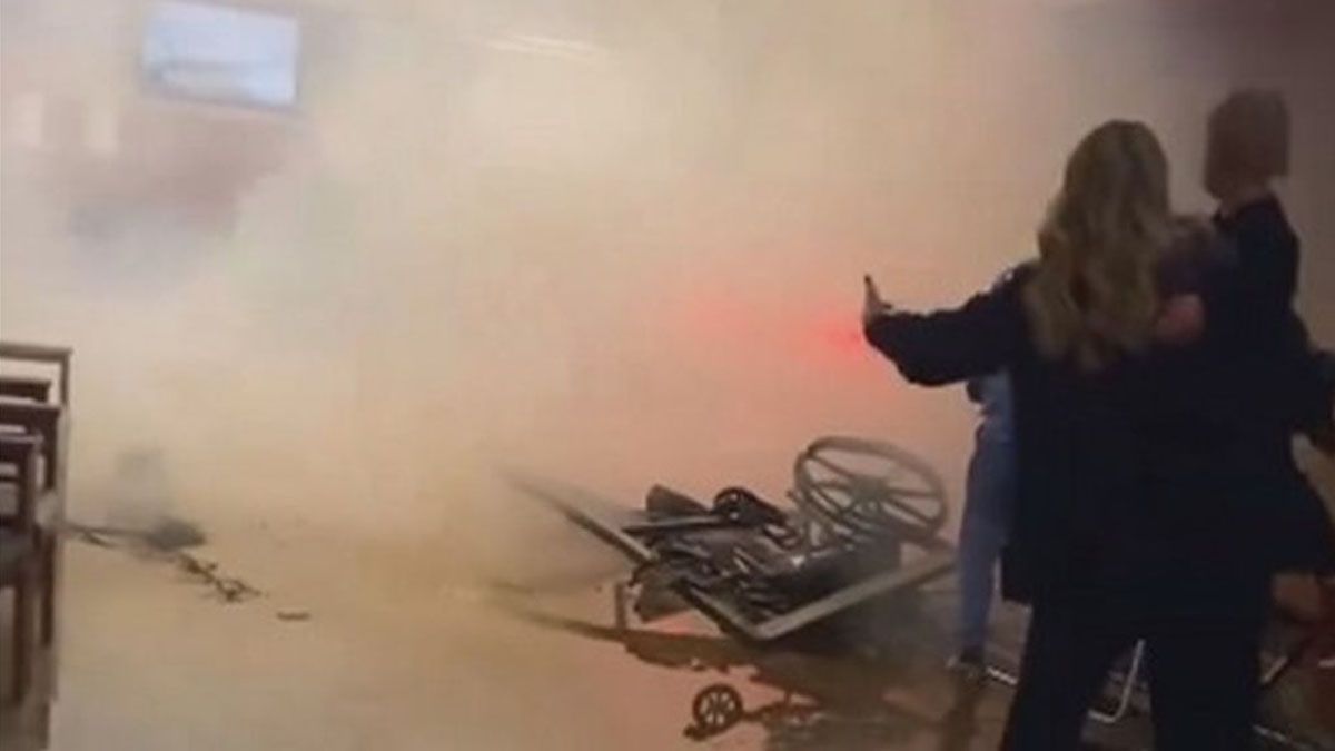 Gran parte de la guardia del hospital de la capital de Texas quedó destruído por la epxlosión del choque y el incendio que produjo. (Foto: Captura de TV)