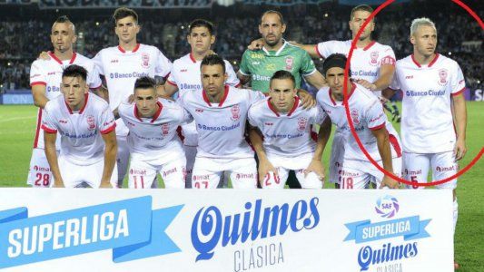 La emotiva razón por la que Israel Damonte mira para el costado cada vez que a su equipo le sacan una foto