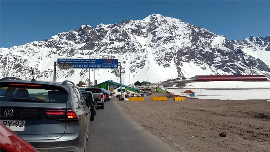 Cerraron el Paso Cristo Redentor por fuertes nevadas pronosticadas en Mendoza