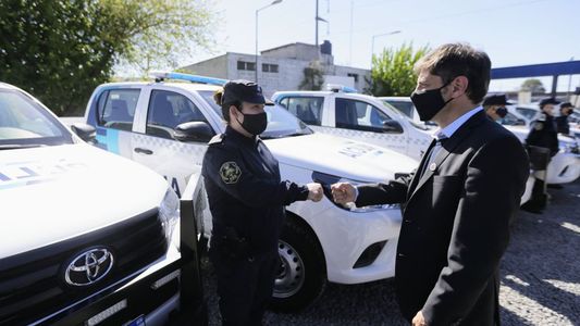 Axel Kicillof anunció un aumento de 11% para la policía bonaerense