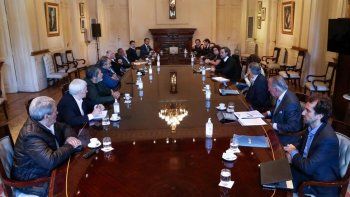 La Casa Rosada busca el apoyo de empresarios y gremios a horas de la llegada de la primera misión del FMI