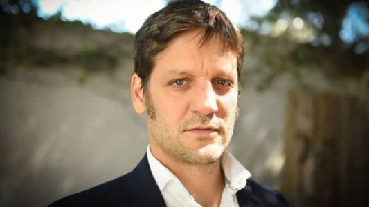 Rodrigo de la Serna arrasa en Netflix con esta mítica serie argentina: una joya corta y atrapante