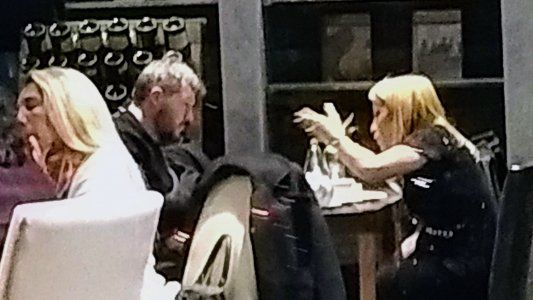 ¿Con qué dirigente se reunió Marcelo Tinelli en un bar porteño?