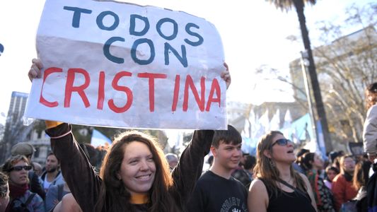Atentado a Cristina Kirchner: el peronismo dice que se despertó y busca mostrar músculo ante el ataque