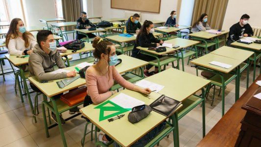 Postergan el anuncio de un posible regreso a las clases presenciales