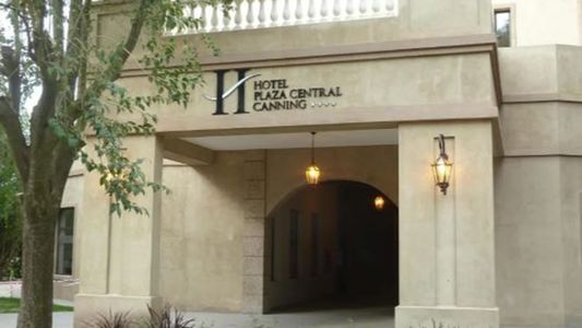 Secuestraron celulares, computadoras y documentos de los tripulantes del avión venezolano retenido en Ezeiza