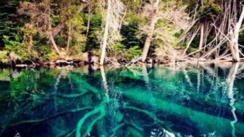 Llegan expertos para estudiar el peligro de derrumbe en Lago Traful