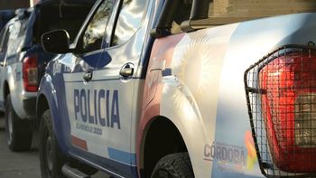 Hallaron el cuerpo de un bebé dentro de una bolsa en una plaza: el detalle desgarrador