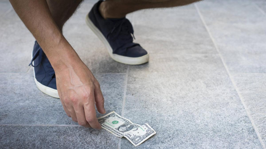 ¿Soñar con encontrar dinero? El significado de los sueños de este tipo te va a volver loco