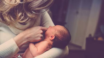 Oficial: por decisión del Gobierno, los hijos no llevarán el apellido de ninguno de sus padres al nacer