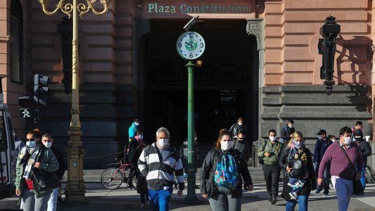 A partir del lunes será obligatorio el uso de tapabocas en el transporte automotor y ferroviario