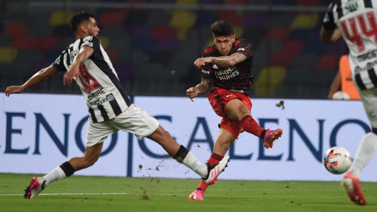 Álvarez robó y le sirvió el gol a Carrascal