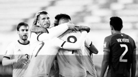 Juntos en defensa y ataque: así ganó Argentina en La Paz