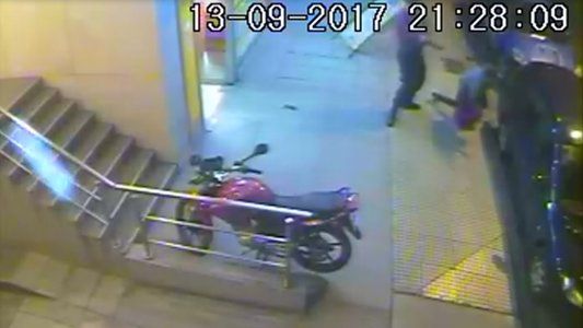 Sobreseyeron a un policía de la Ciudad acusado de gatillo fácil por matar a un asaltante de un disparo en la cabeza