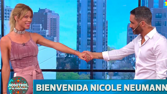 ¿Todo mal con Nicole? ¿Sus compañeros están enojados porque sale por Skype?