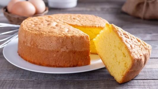 Bizcochuelo casero sin TACC: el secreto para lograr que la base de tus tortas sea perfecta