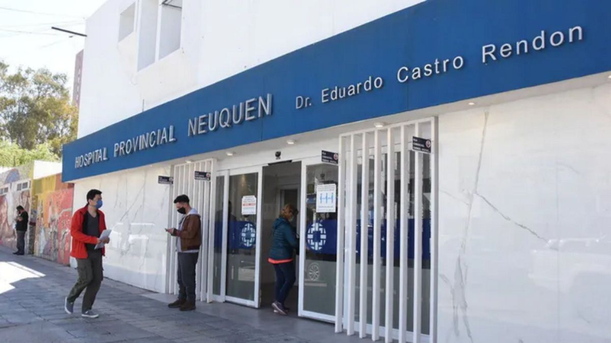 Operaron a una embarazada usando una linterna: la explicación de las autoridades del hospital