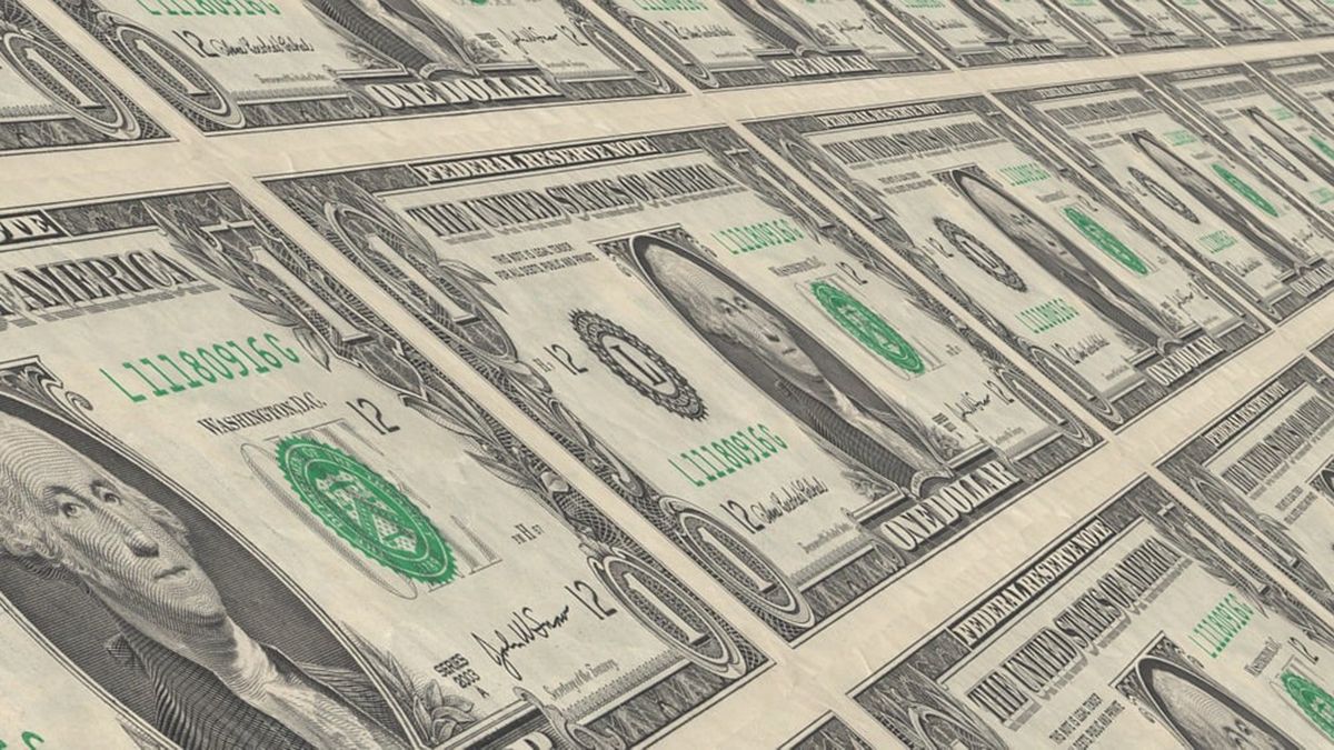 Luego de devaluar casi 22% el peso