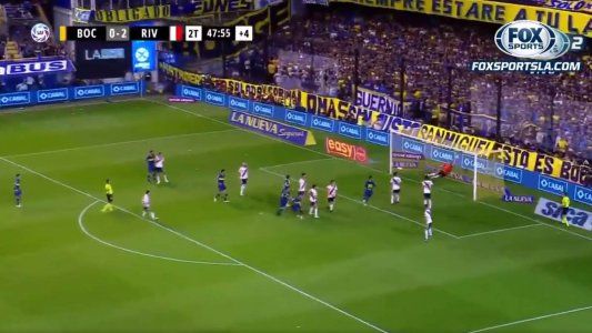 Armani mantuvo la valla invicta con una atajada espectacular ante Mas