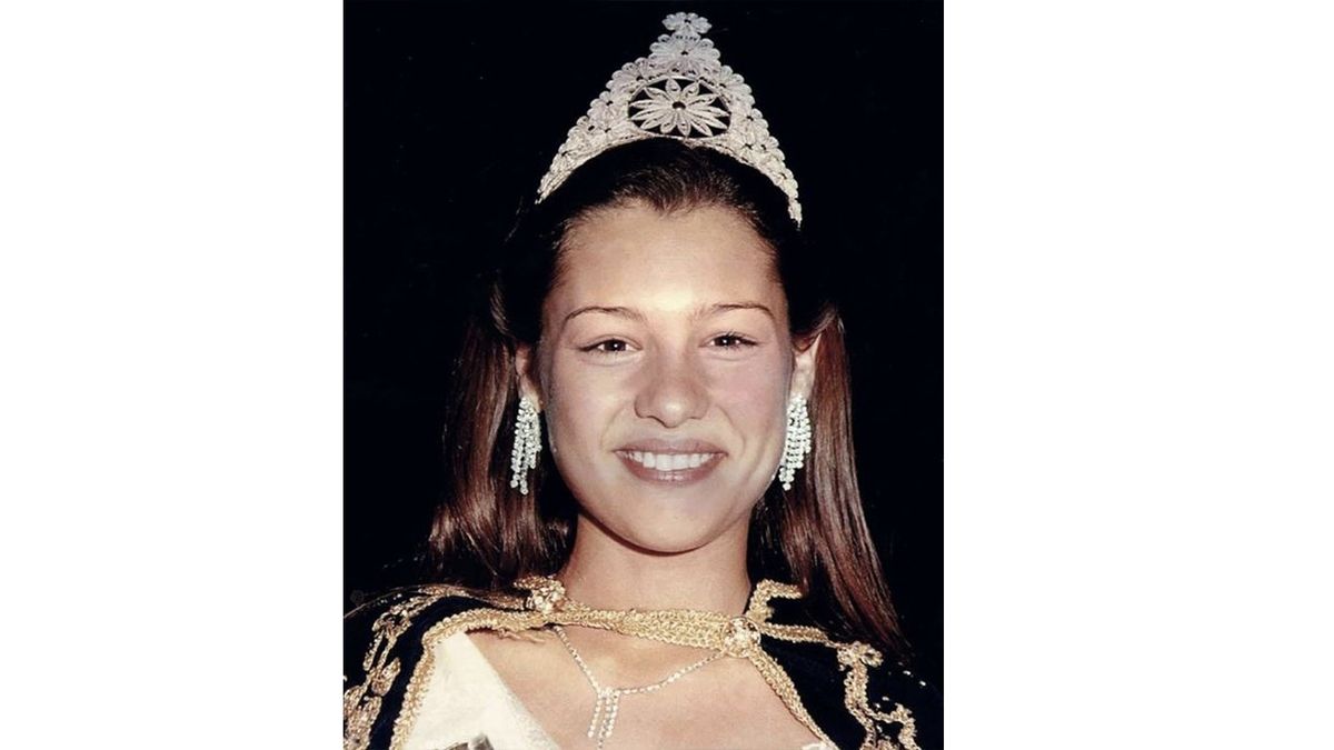 Todas las fotos: As&iacute; luc&iacute;a Pampita a los 16 a&ntilde;os, como Reina Nacional de los Estudiantes