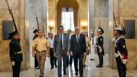 Con un discurso de fuerte tono político, Massa anunció un aumento para las Fuerzas Armadas