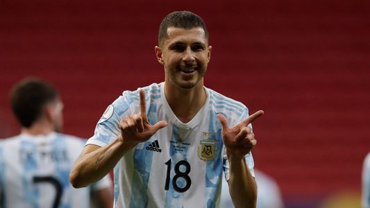 Argentina le ganó 1-0 a Uruguay con Messi como figura y sumó su primer triunfo en la Copa América